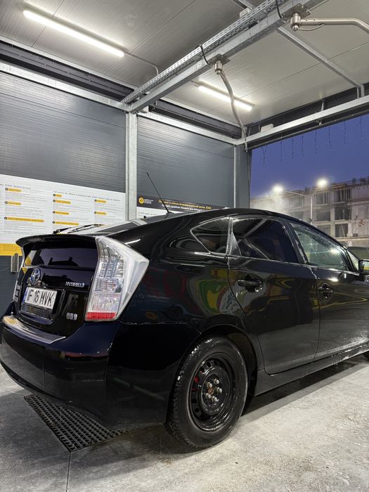Vand Toyota Prius 1.8 Benzina -Hibrid -2011 - 123 hp - Automata - CVT