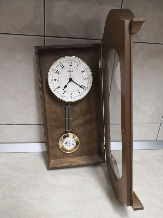 Ceas de perete Hermle cu radio control si pendul