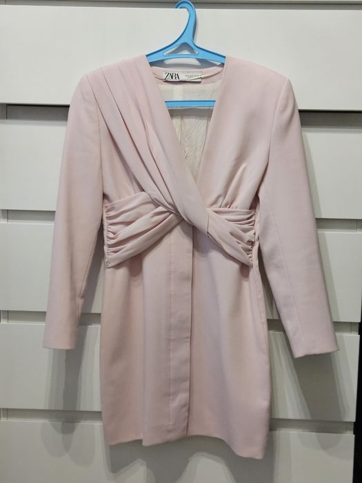 Продаётся платье Zara (размер S)