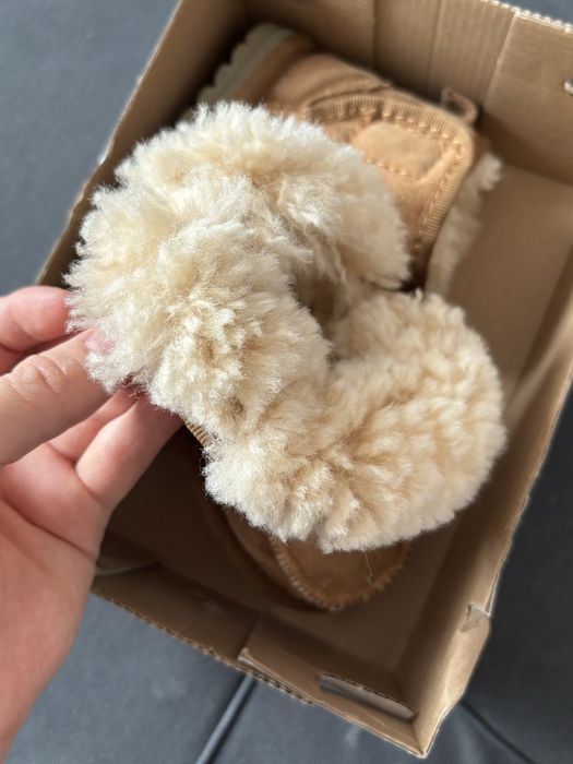 Продам детские угги натуралка
