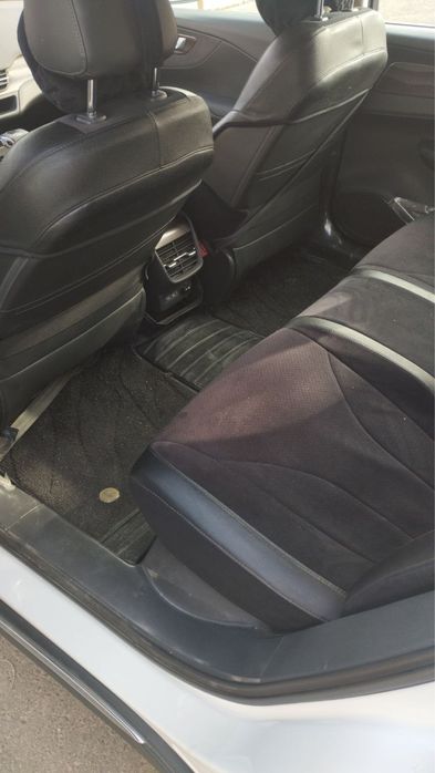 Hongqi EQM 5 oq rangda top toza moshina 2024 yil 15800 probeg