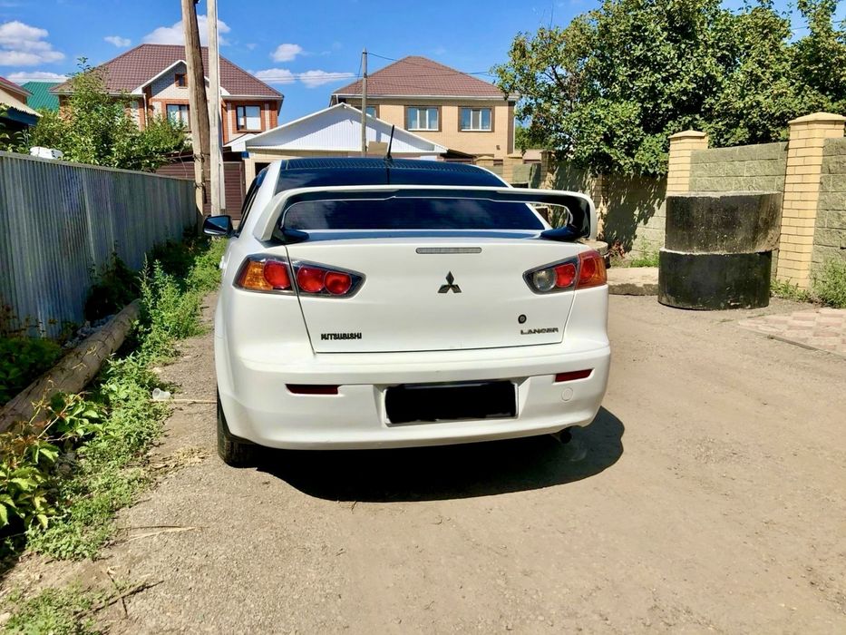 Mitsubishi Lancer 2010 1.8 бензин газ