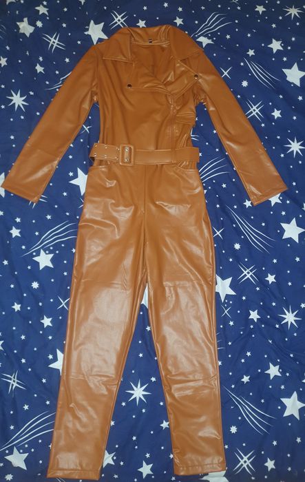 Salopetă din piele ecologică