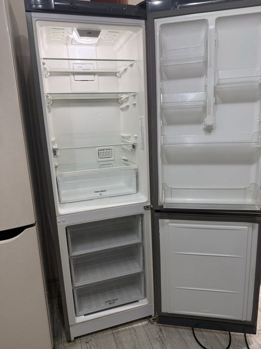 Продам холодильник hotpoint ariston б/у в отличном  состояний
