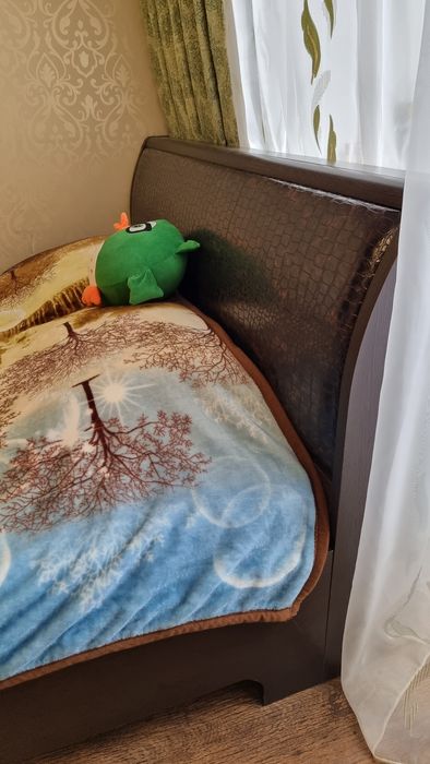 Продам спальный гарнитур