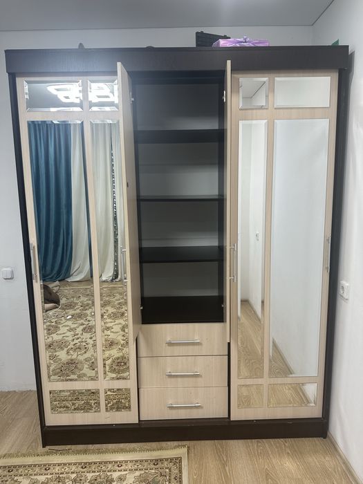 Продается шкаф для одежды 20 000 тг.