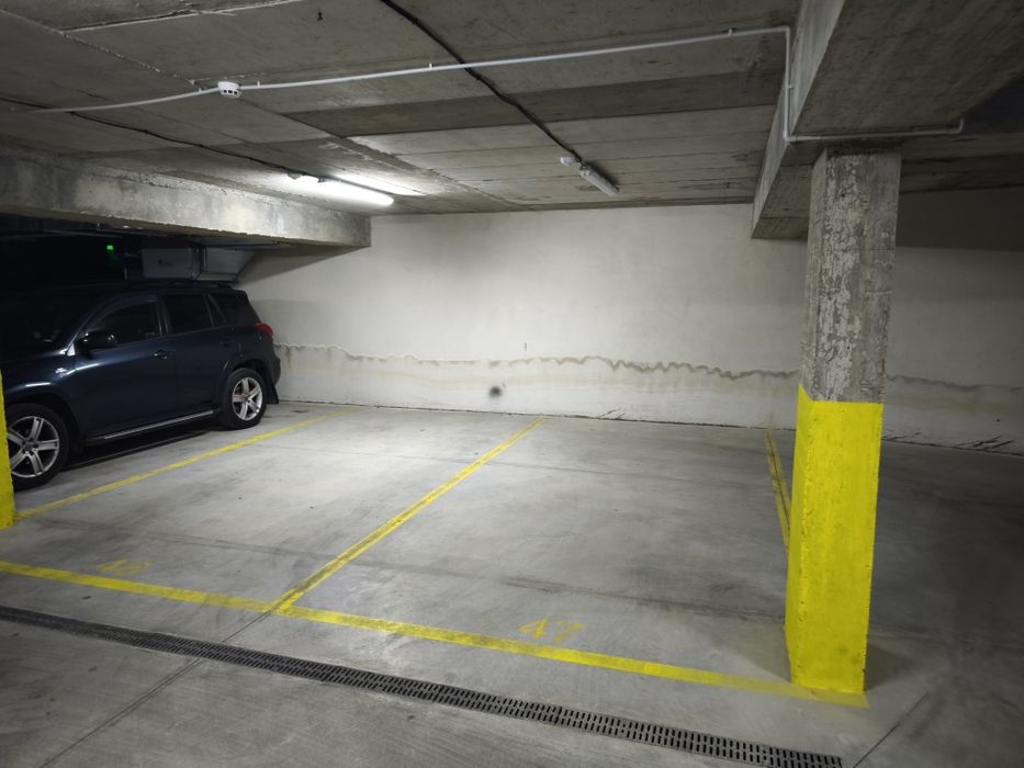 Дава се под наем Гараж / Паркомясто в Бургас, Меден рудник - зона А - 12 кв.м за 51 € - Снимка #1