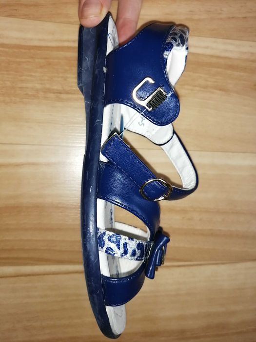 Босоножки для девочек