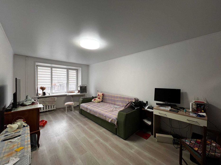 Продаётся 3-комнатная в Центре.