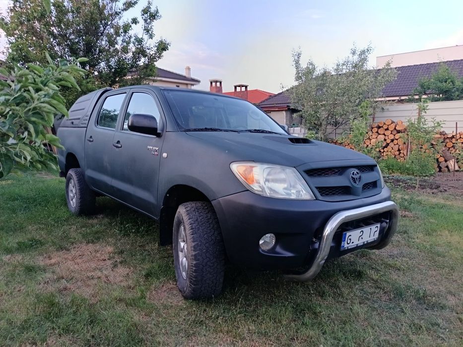 TOYOTA Hilux