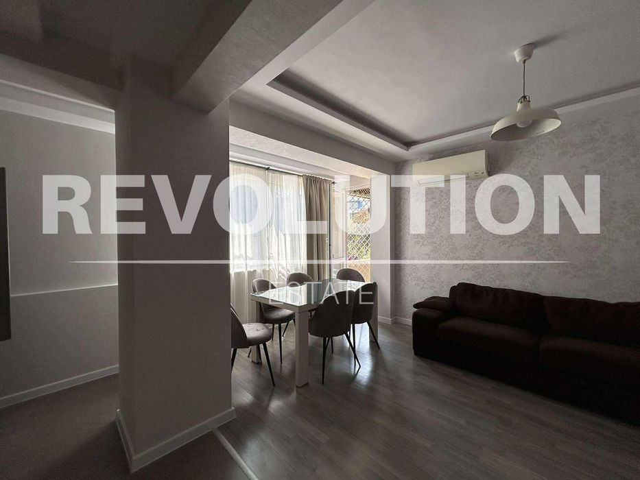 Тристаен апартамент в района на Окръжна болница!