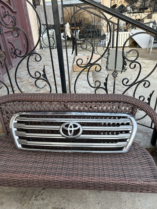Радиатор решетки Тойота Ленд Крузер 200
