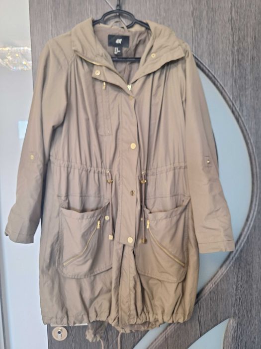 Cardigan H&M marimea 40. Este folosit 2 zile. Pret 75lei.