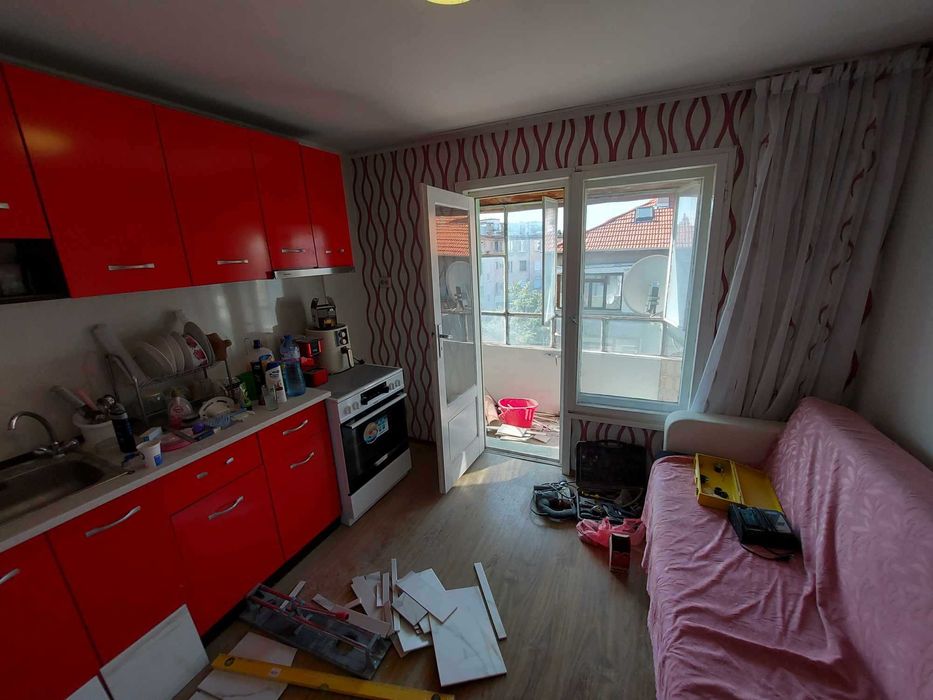 Продава се Двустаен апартамент в Търговище, Център - 45 кв.м за 1020 €/кв.м - Снимка #2