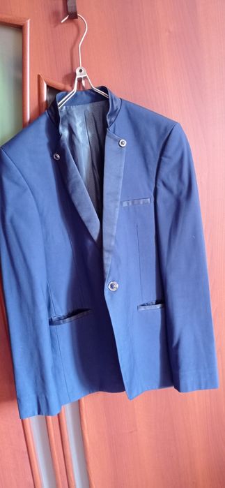 Продается пиджак молодежный