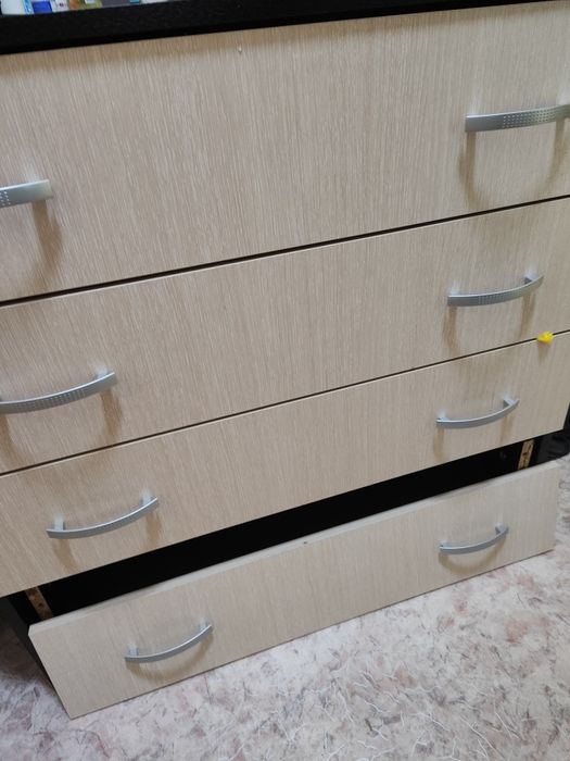 Комод б/у сломана нижняя полка