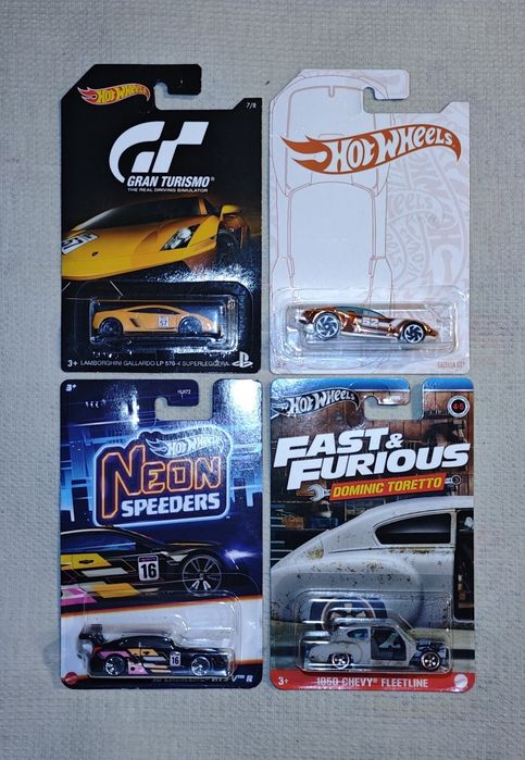 Продавам коли Hot Wheels