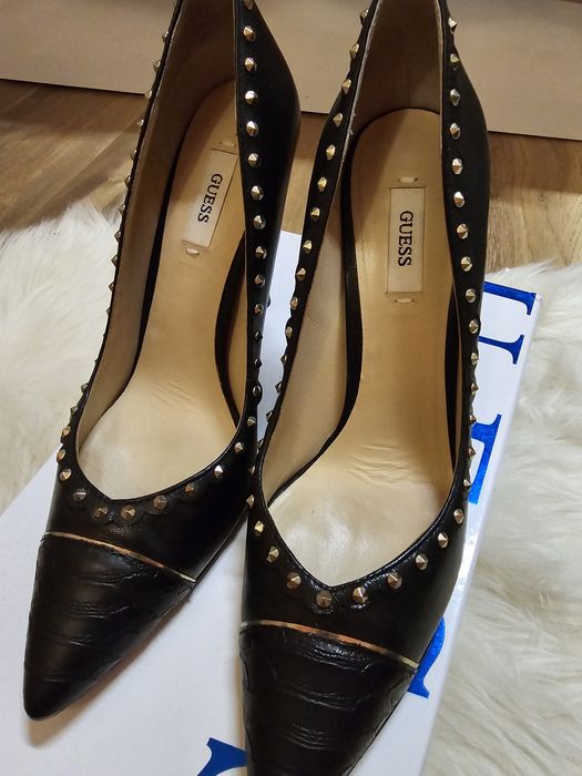 GUESS черни токчета