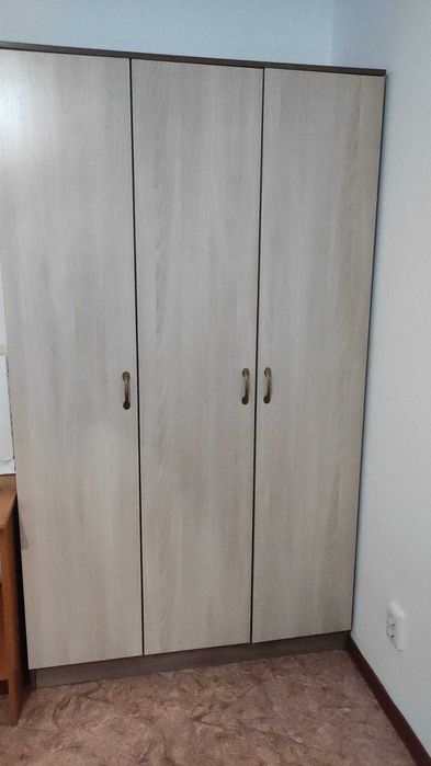 Шкаф б/у в отличном состоянии