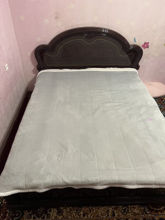 Продам двухспальную кровать