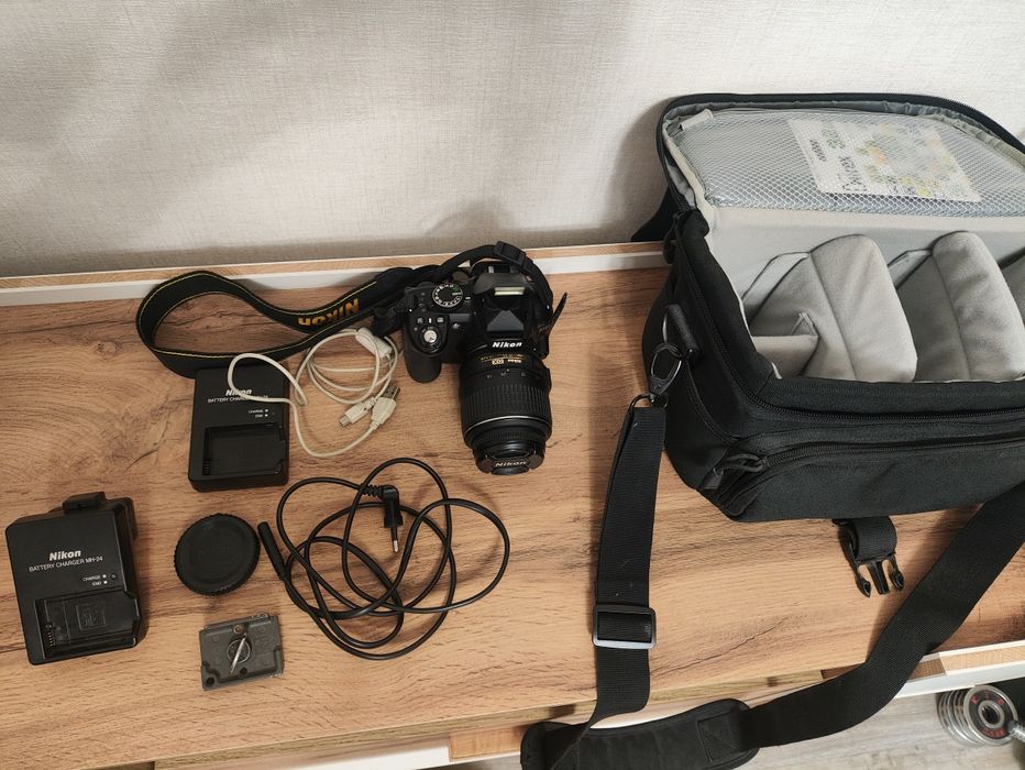 Nikon D3100 + объектив 18–55