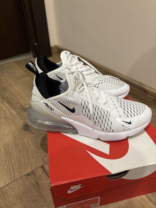 Продавам Nike Air max 270