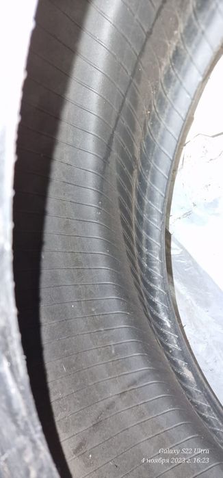 Продам резину Bridgestone Blizzak VRX 225/55 R16 .