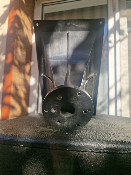 Horn dryver boxa