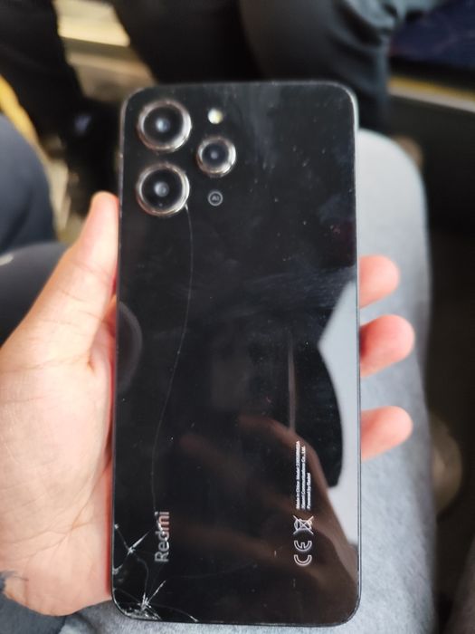 Телефон Redmi 12