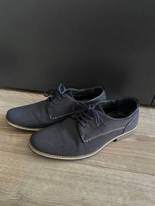 Мъжки обувки номер 43