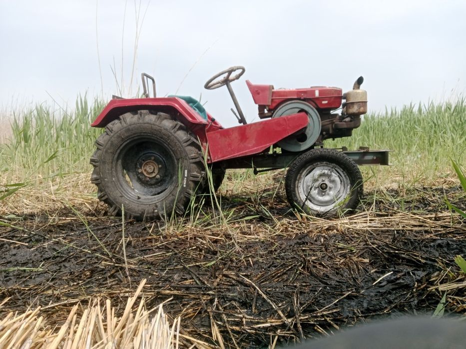 Трактор на нахаду