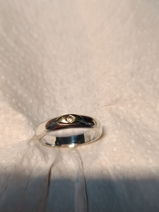 Vând 3 inele din argint și aur 14k.