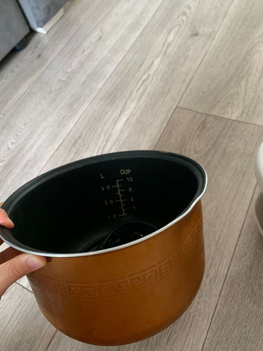 Мультиварка  REDMOND