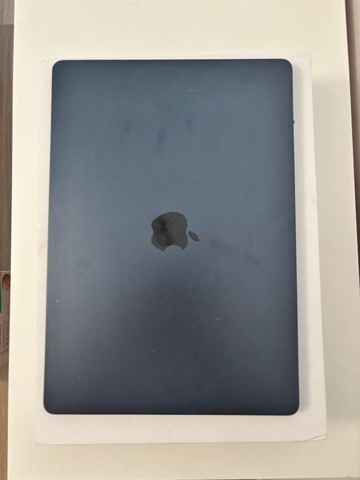 MacBook Air 15" M2 2023, 8GB/512GB, Midnight, stare foarte buna, cutie originala