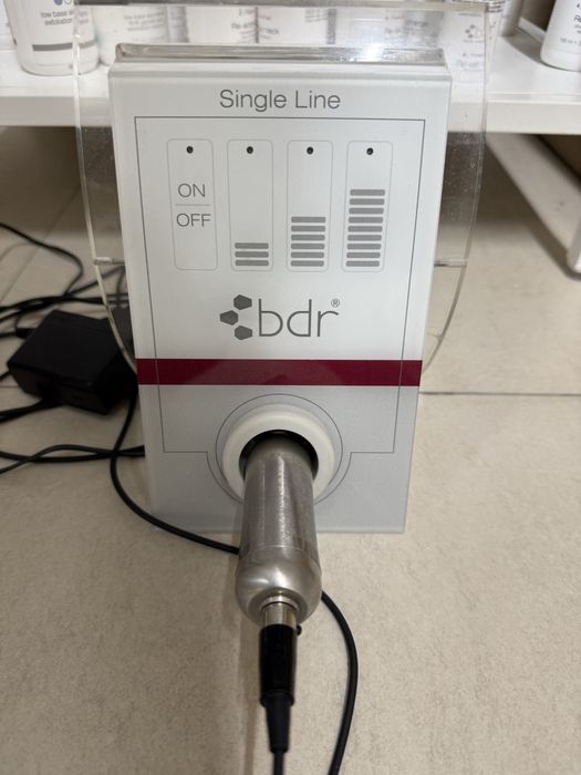 Продавам BDR Micro Needling апарат + козметика