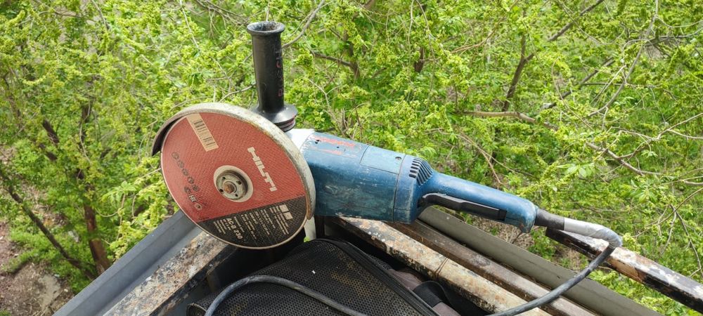 Болгарка от компании bosh