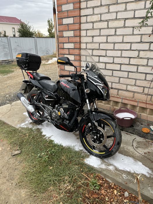 Мотоцикл Bajaj Pulsar 180