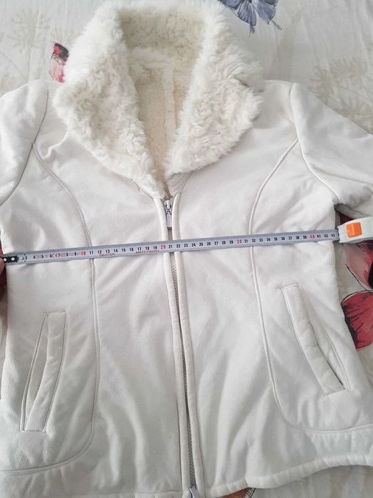 Geaca blanita marimea S 36