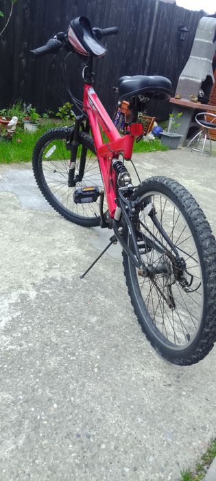 Bicicleta copii utilizată foarte puțin.