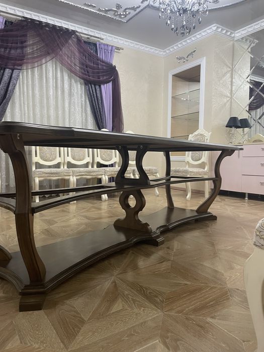 Продам стол гостинный