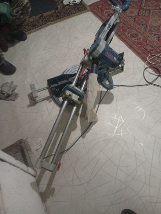 Продам торцовочную пилу