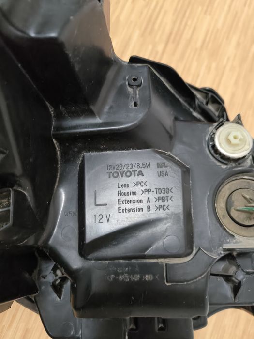 Передний фар Камри 75