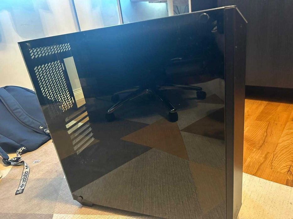 Carcasa pentru PC + 1 ventilator inclus