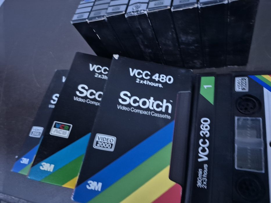 Vând 12 casete video 2000 VCC Scotch ,360,480 minute. 2×3h,2x4h filme
