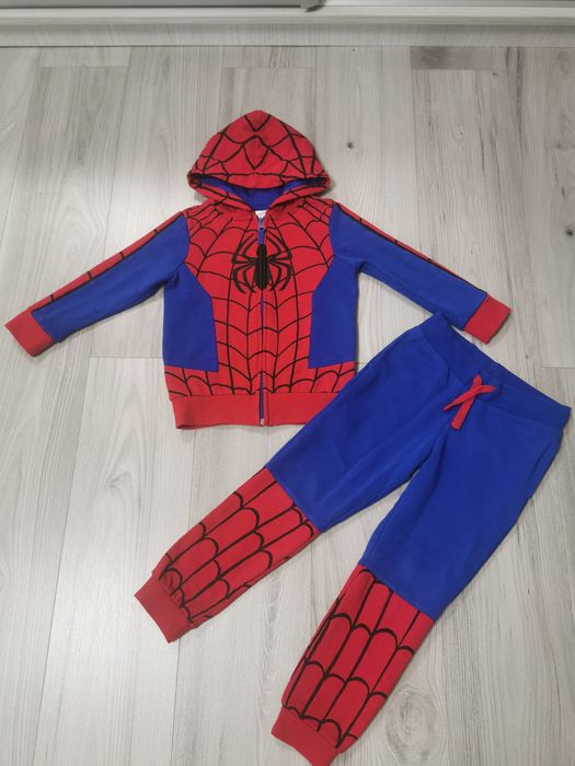Trening Spider-Men C&A mărimea 116(5-6ani)