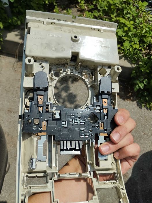 Плафон за audi a6 4f c6