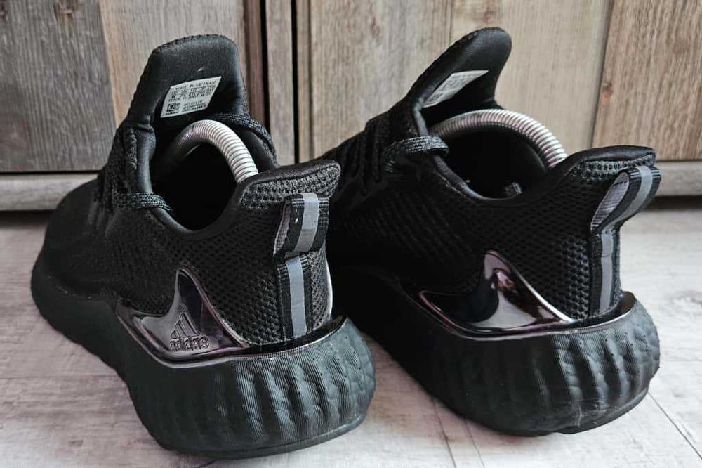 Adidas Alphaboost M Parley – mărime 41 1/3 (26 cm)