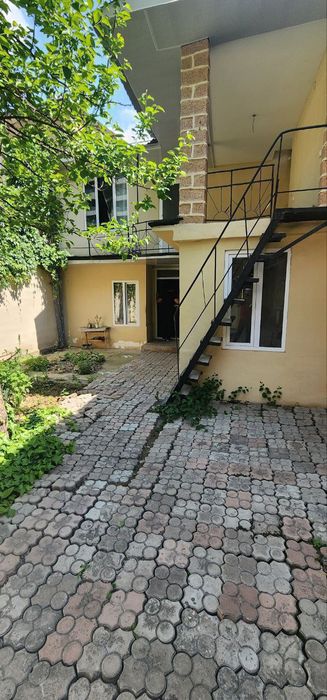 Продаётся 2-х этажный дом в Юнусабадскому  районе