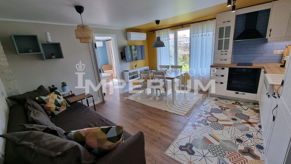 Дава се под наем Двустаен апартамент в Варна, Гръцка махала - 50 кв.м за 765 € - Снимка #1