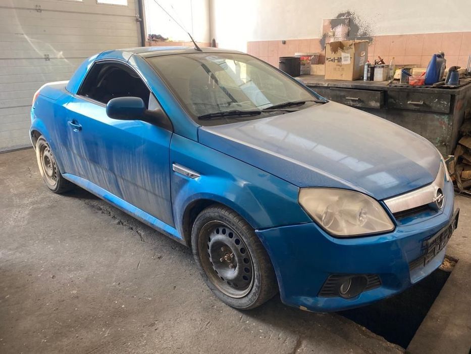 Dezmembram piese Opel Tigra B